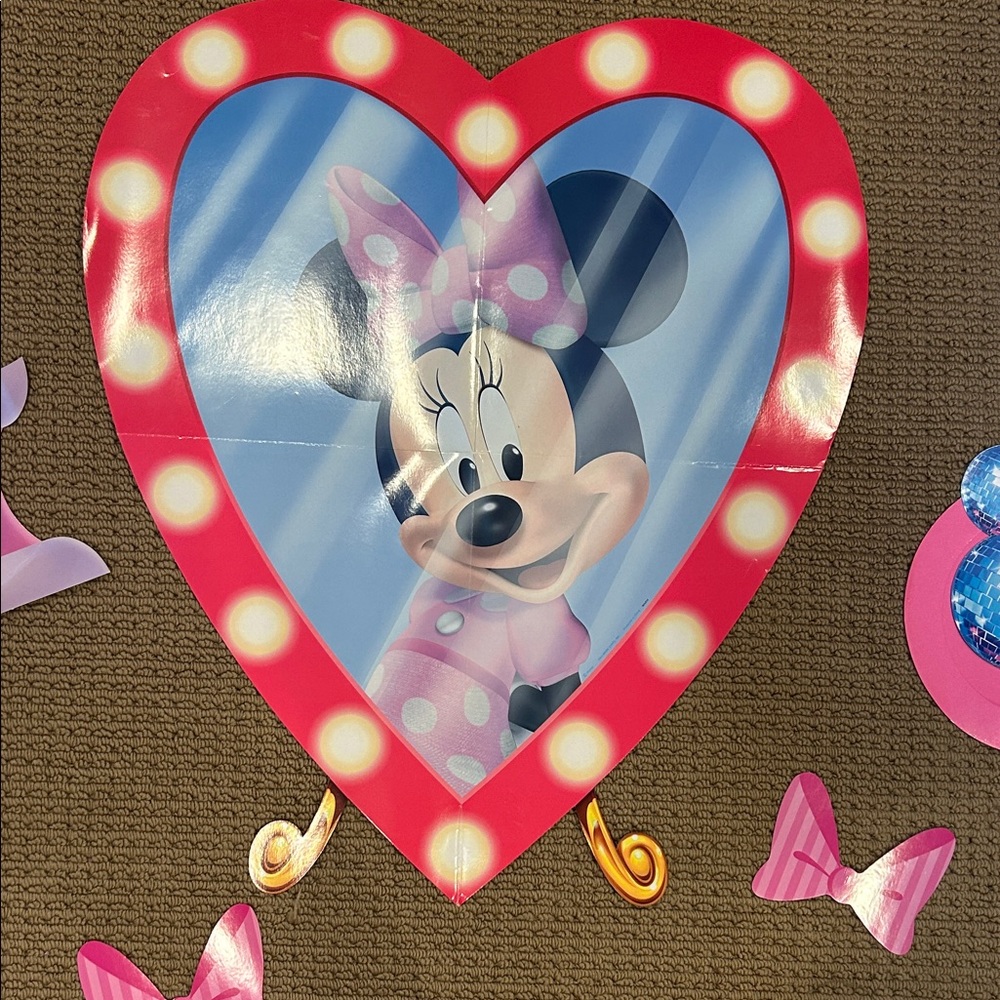 Disney 16pc Minnie Mouse Party Decor - Pink and Purple - Picture 3 of 8